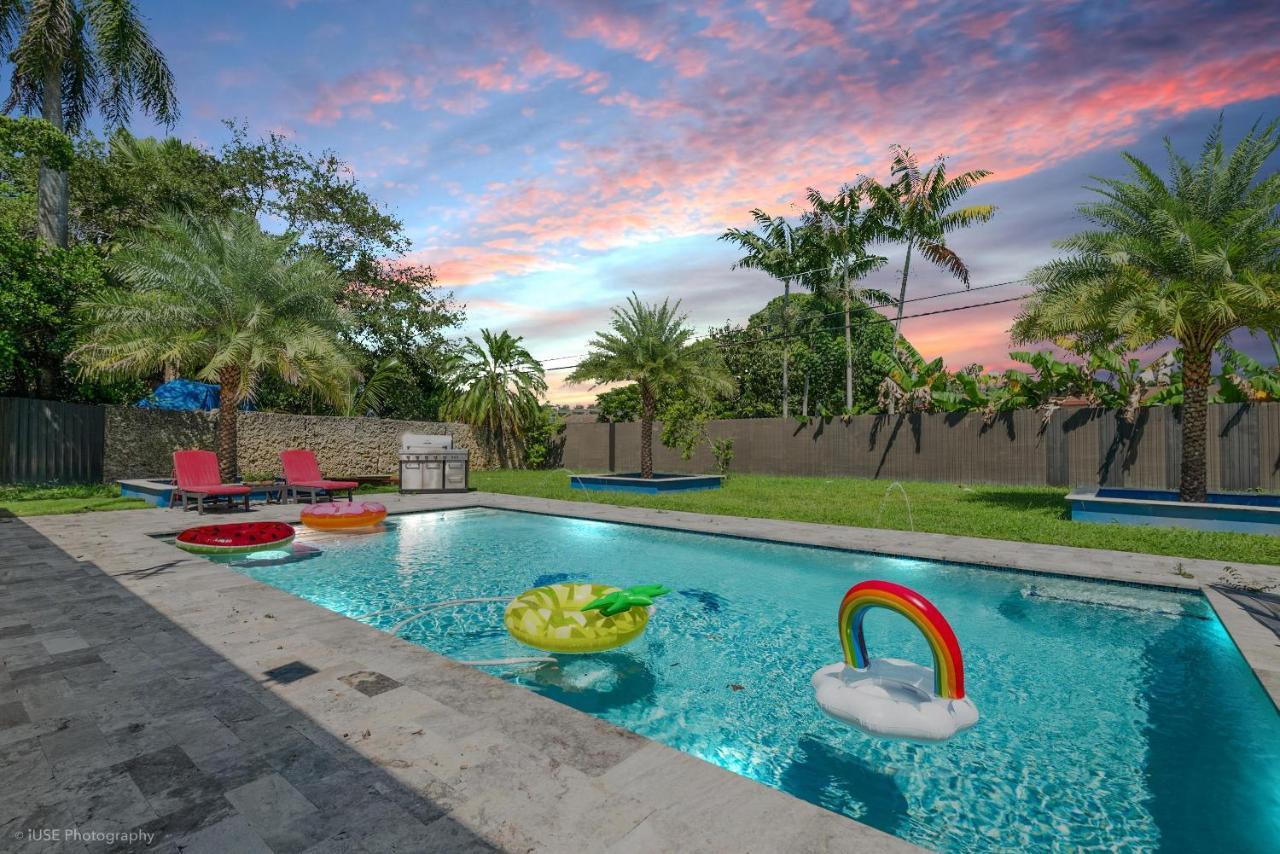 The Palms/ Big Pool/ Foosball/ Pool Table Hébergement de vacances Miami
